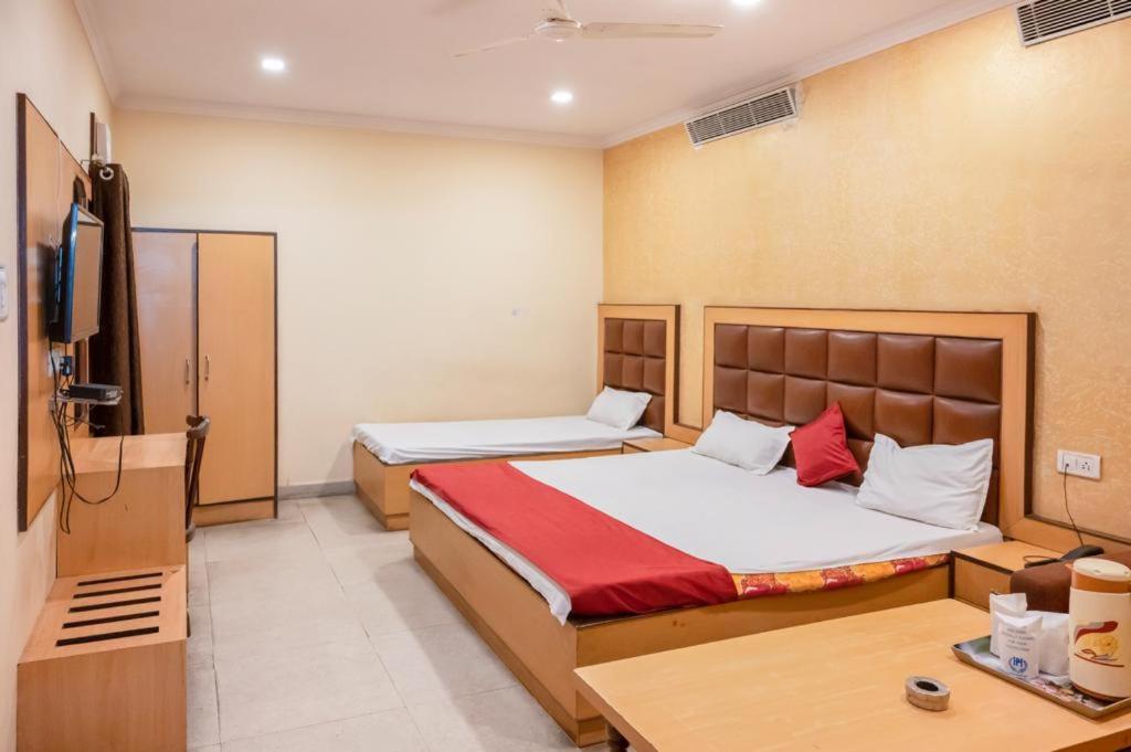 Hotel Prayag Allāhābād Junction Exterior foto